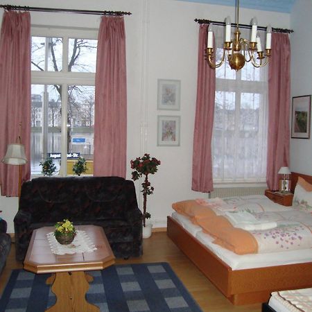 Haus Am Pfaffenteich Hotell Schwerin  Exteriör bild